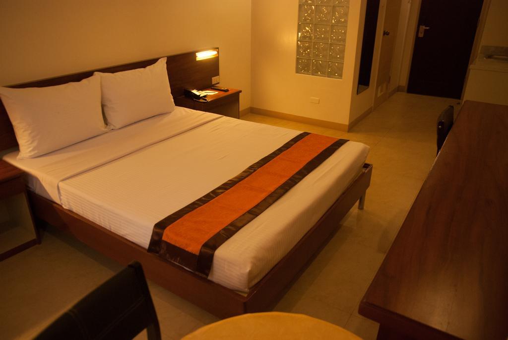 M Suites Hotel Makati City Ruang foto