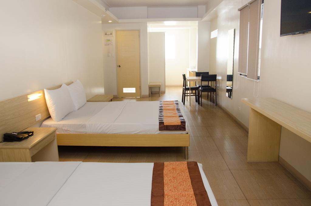 M Suites Hotel Makati City Bagian luar foto
