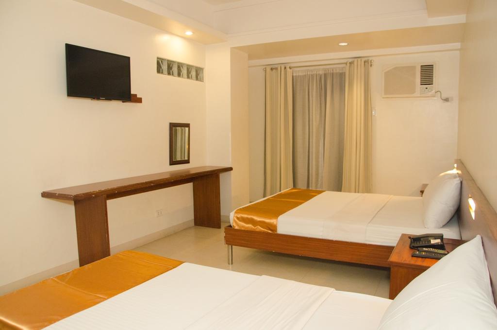M Suites Hotel Makati City Bagian luar foto