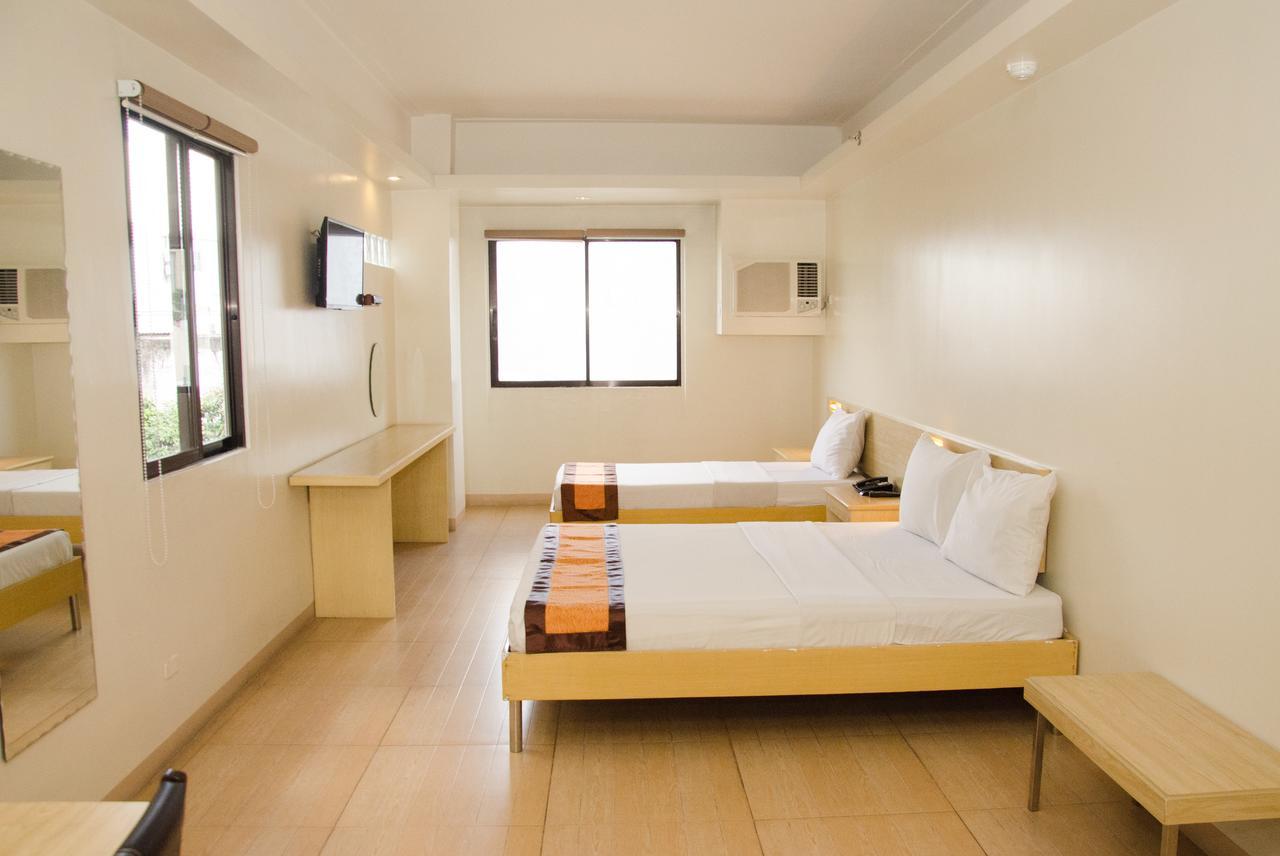 M Suites Hotel Makati City Bagian luar foto