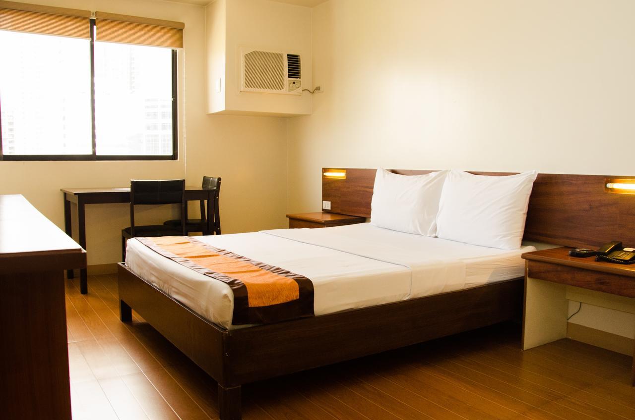 M Suites Hotel Makati City Bagian luar foto