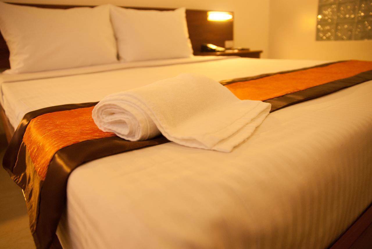 M Suites Hotel Makati City Bagian luar foto