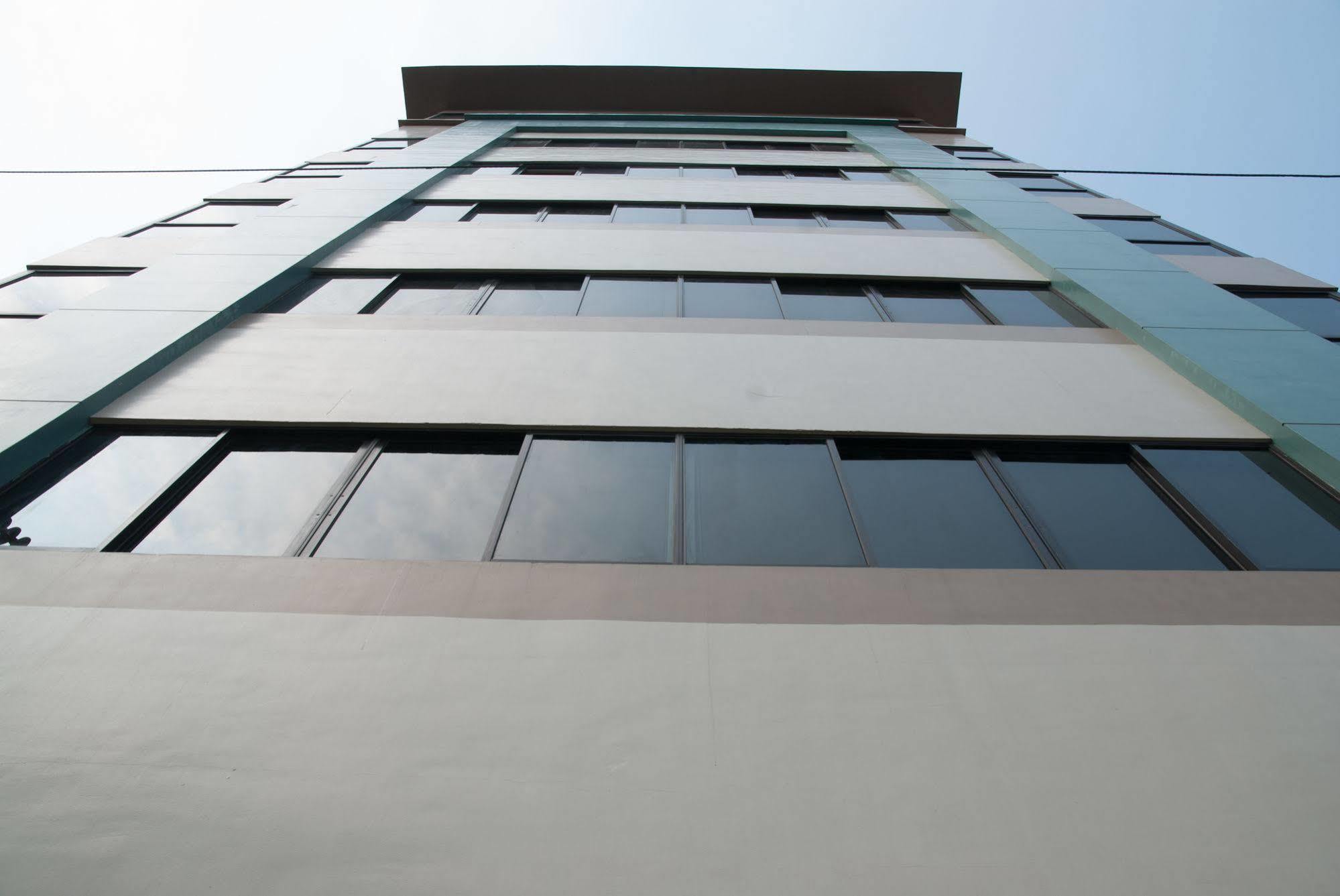 M Suites Hotel Makati City Bagian luar foto