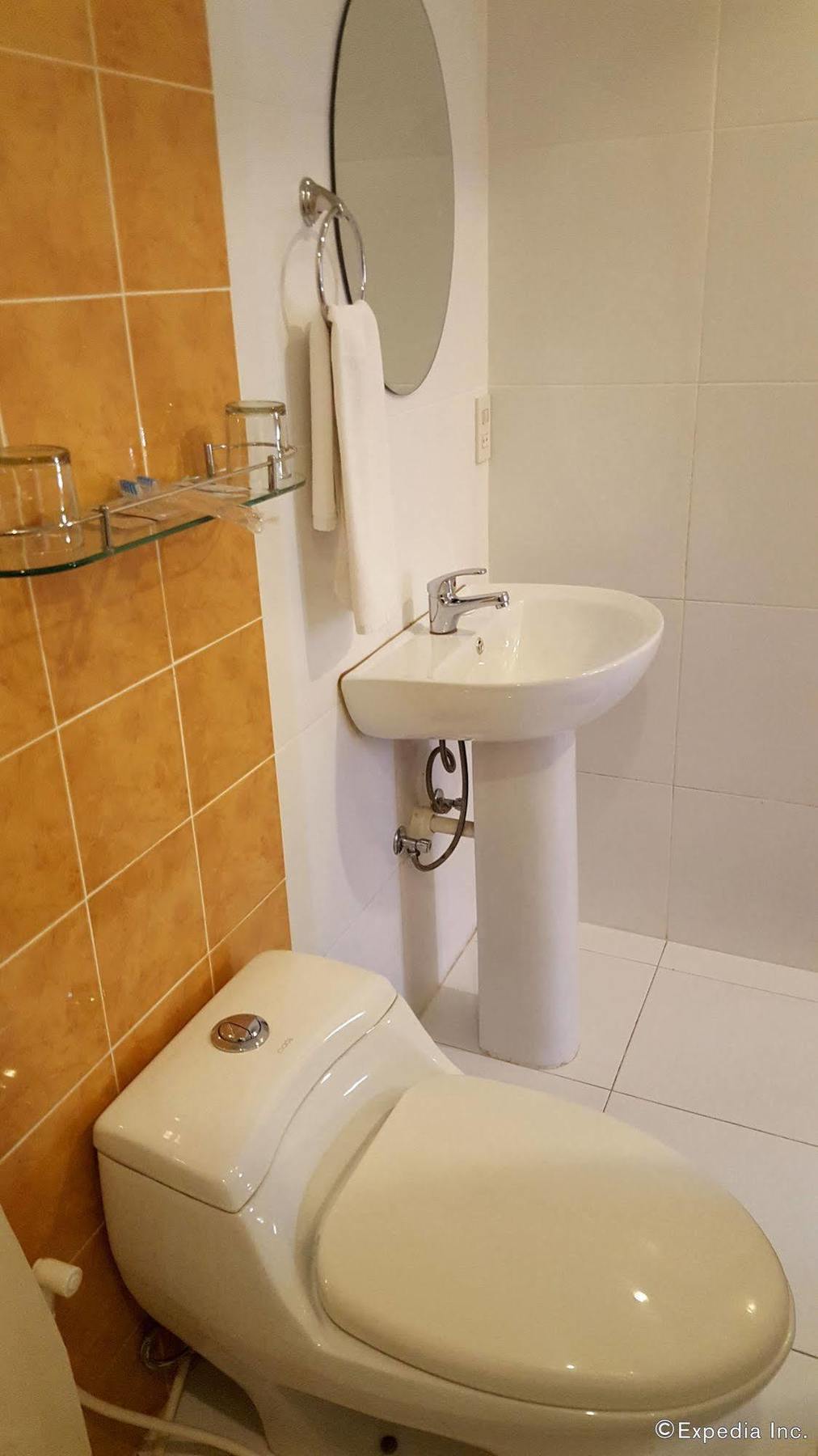 M Suites Hotel Makati City Bagian luar foto